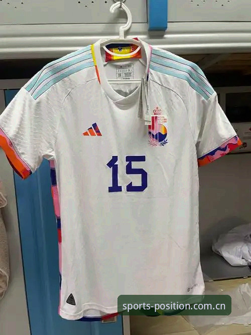 蹲守五场世界杯，我摸清了彪马球衣频繁撕裂的门道